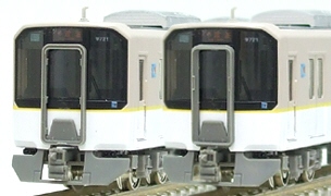 近鉄５８２０系｢京都・奈良線｣Ｌ／Ｃカー 選択式の前面幌（左：幌受、右：幌）