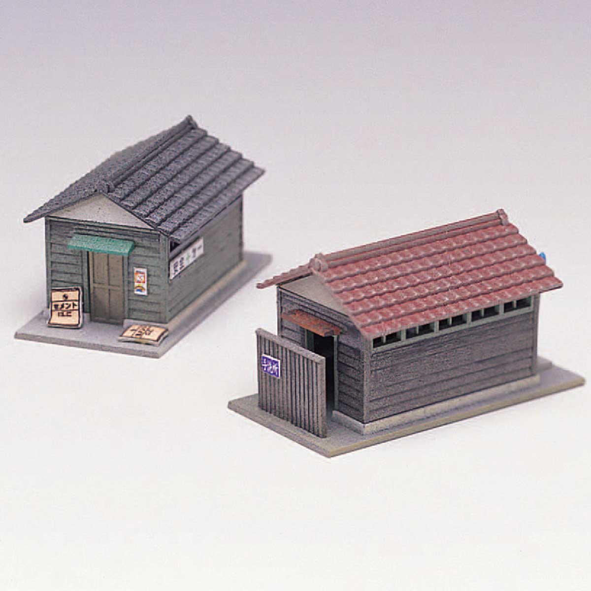 ベン・ハー置き物 鉄製 2129＞トイレと物置｜ストラクチャーキット｜Nゲージ鉄道模型の