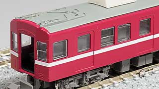 妻面付近の屋根と車体です。